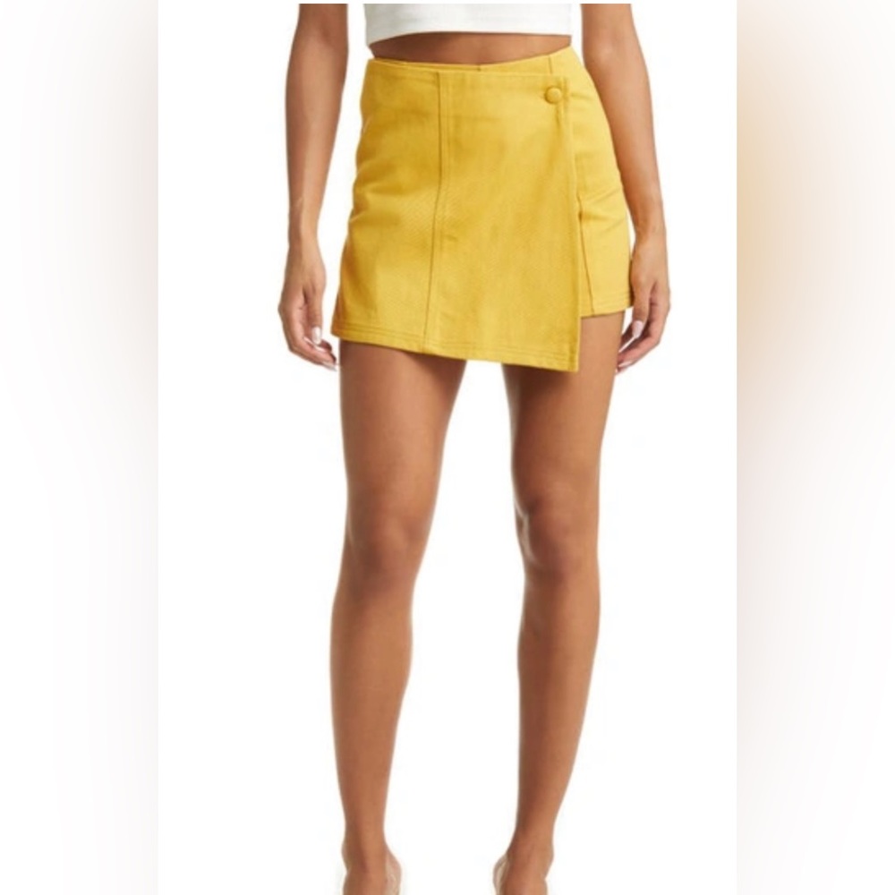 NWT VICI Wrap Mini Skort in Yellow Sz XS